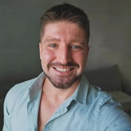 Ernani Thum (Author)